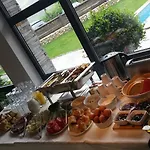 Family Friends Hotel 3*