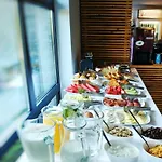 Hotel Family Friends Enchets