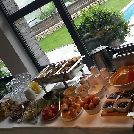 Family Friends Hotel 3*