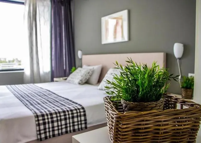 Family Friends 3* Enchets