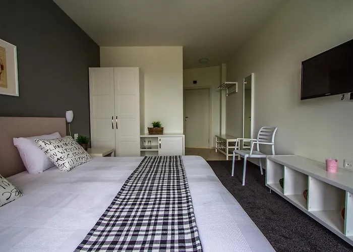 Family Friends Enchets