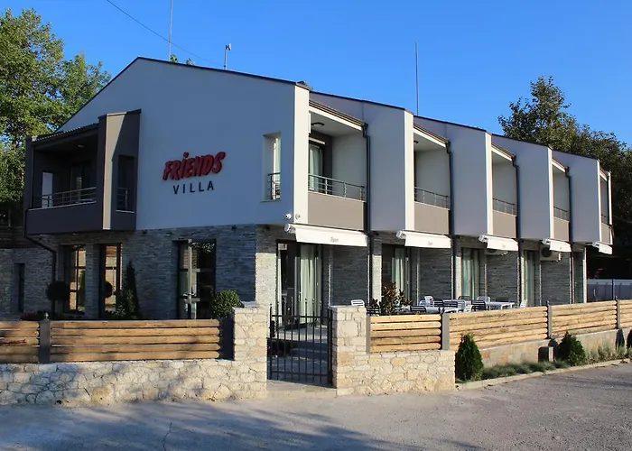 Family Friends Hotel Enchets