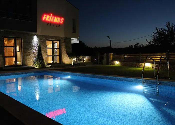 Family Friends Hotel 3*