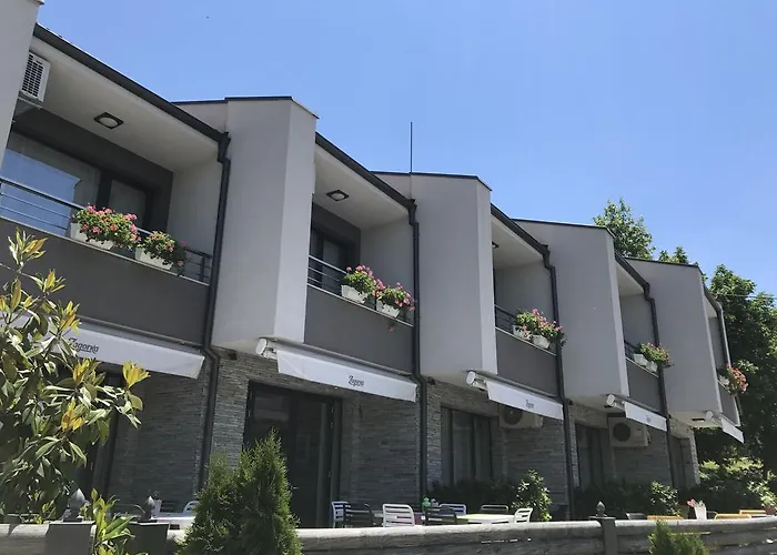 Hotel Family Friends Enchets